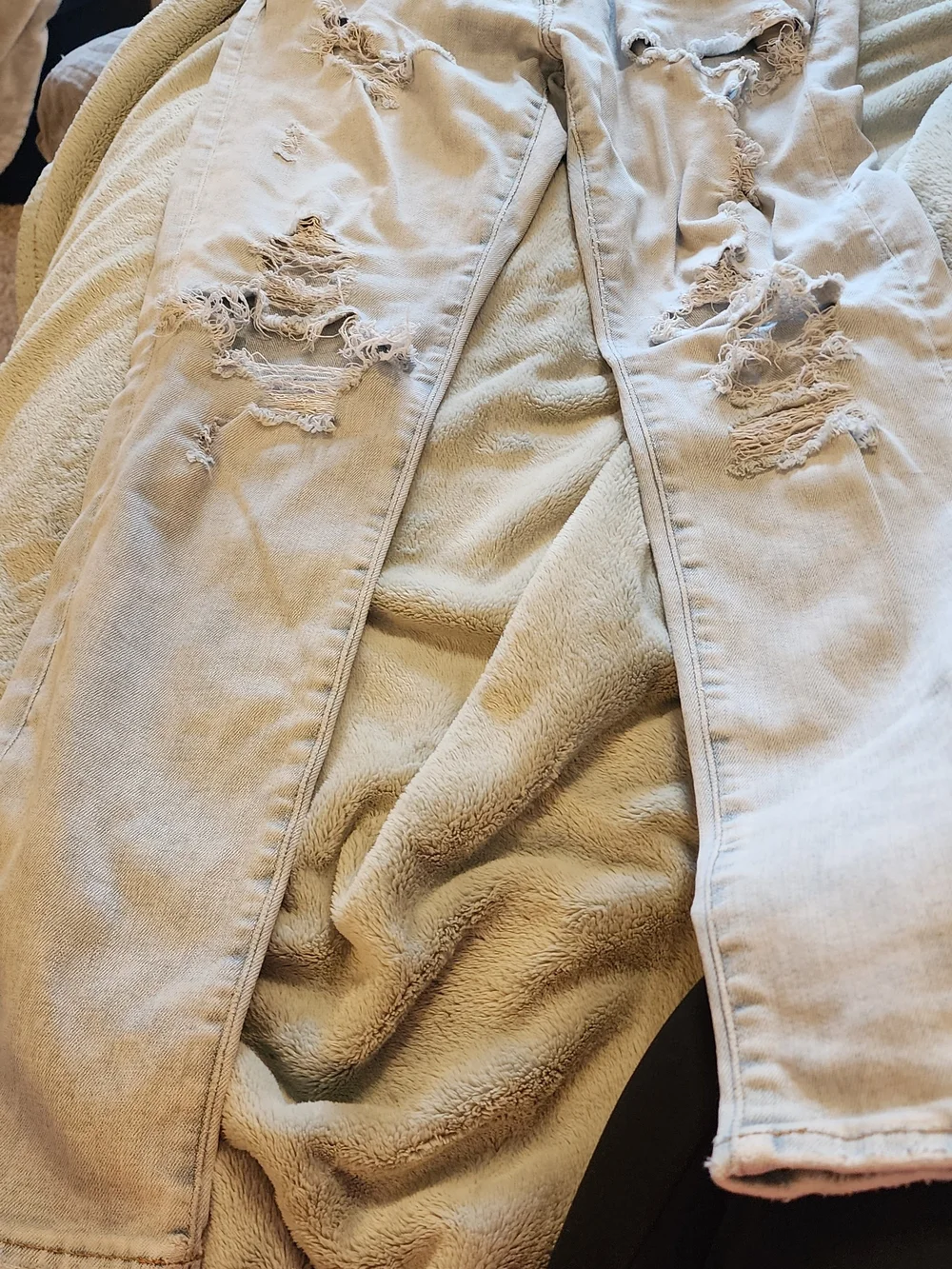 American Eagle Outfitters Men's Light Beige Distressed Skinny Jeans